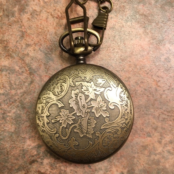 Steampunk Gear Pocket Watch Necklace - Picture 3 of 3